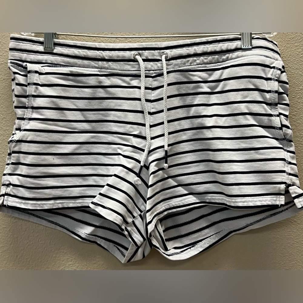 L.O.G.G. Large - Striped Shorts - White & Black